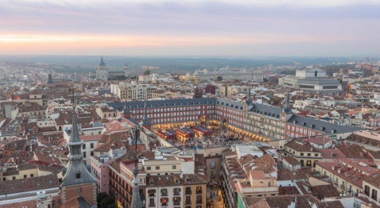 Apartamento Plaza Mayor Attic En Madrid Dış mekan fotoğraf